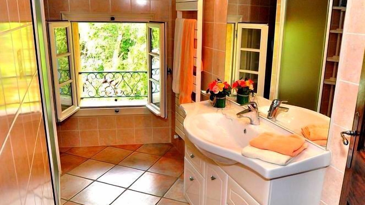 Photo of Bathroom in Loriol-du-Comtat