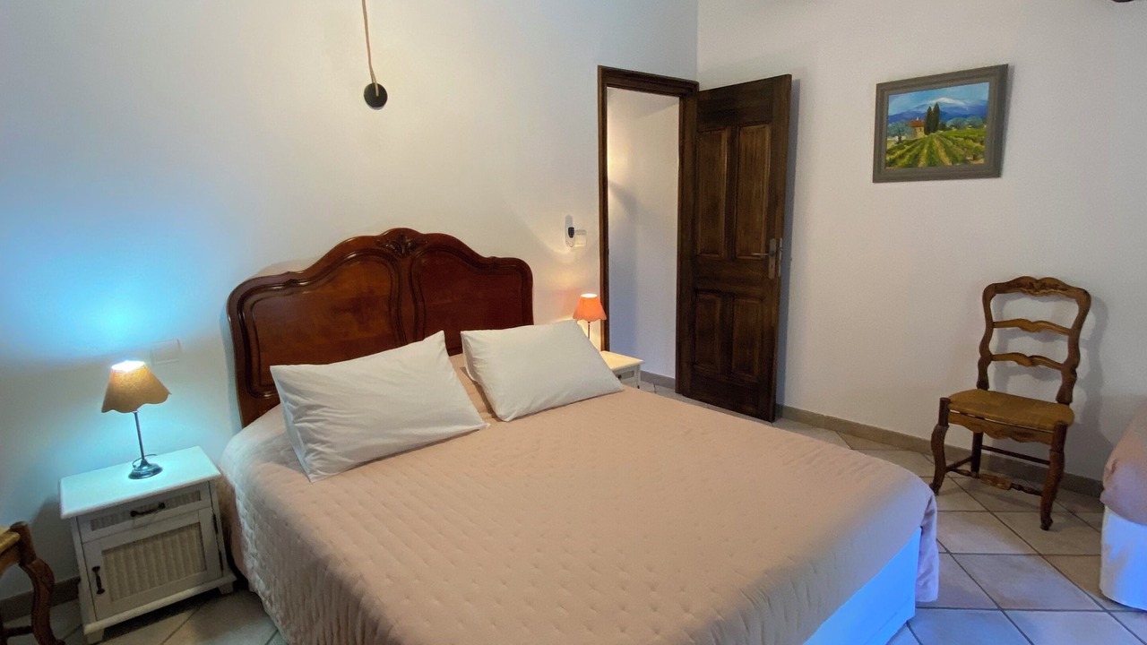 Photo of Bedroom in Loriol-du-Comtat
