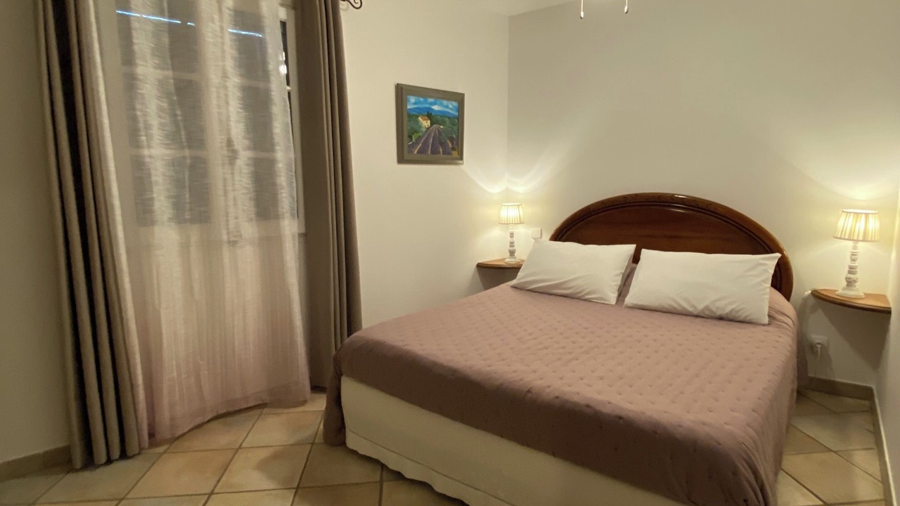 Photo of Bedroom in Loriol-du-Comtat