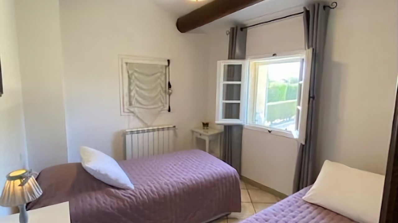 Photo of Bedroom in Loriol-du-Comtat