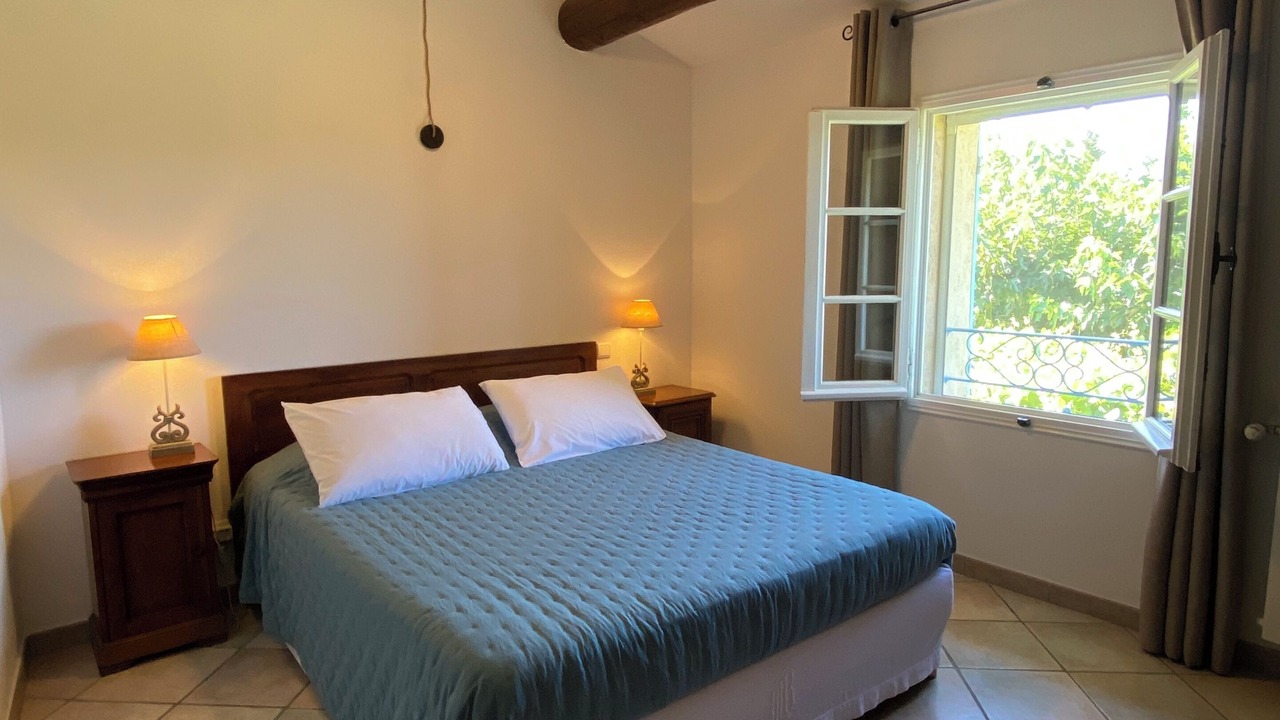 Photo of Bedroom in Loriol-du-Comtat