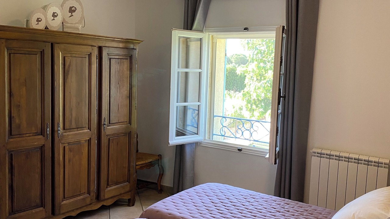 Photo of Bedroom in Loriol-du-Comtat