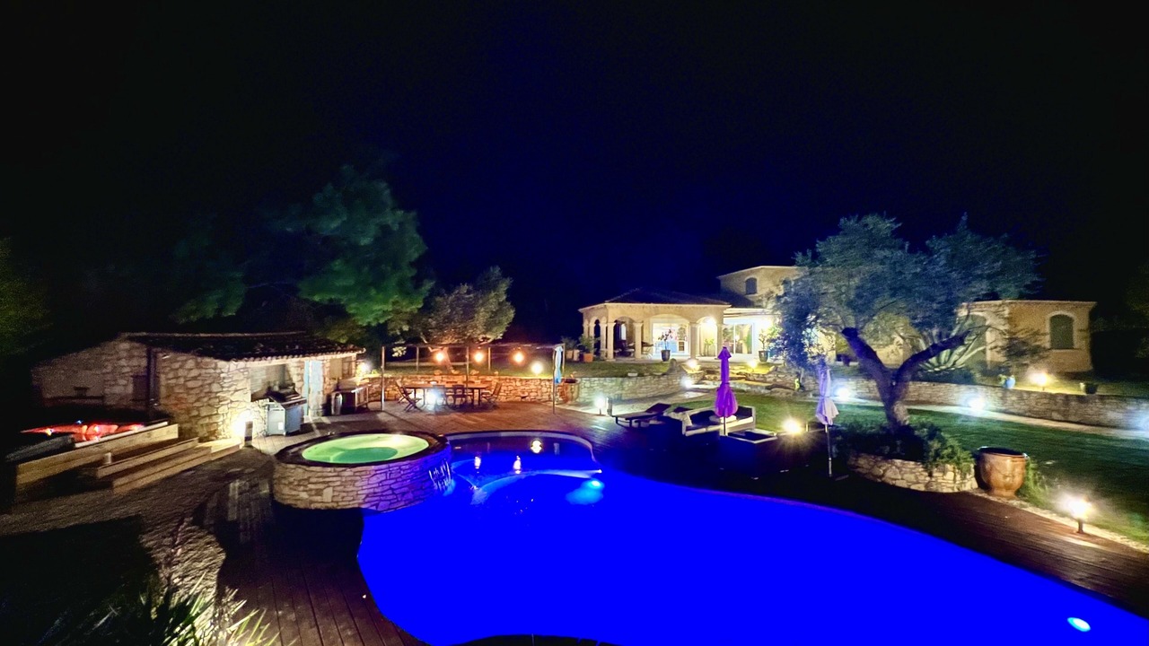 Photo of Outdoor in Alba-la-Romaine