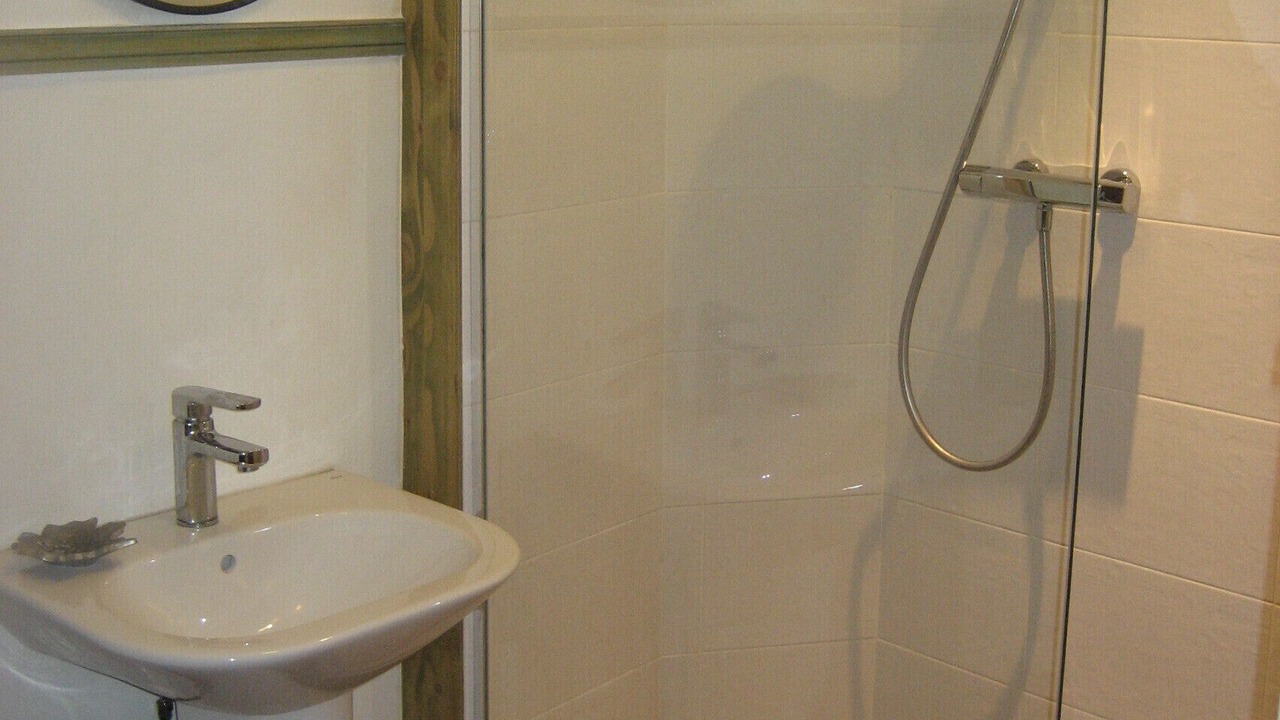 Photo of Bathroom in Venterol