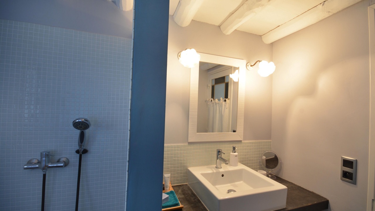 Photo of Bathroom in Saint-Pierre-de-Vassols