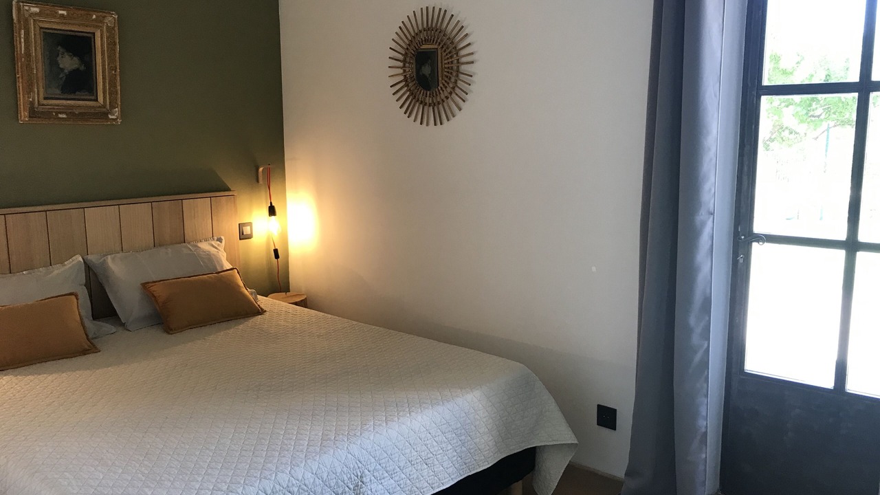 Photo of Bedroom in Saint-Pierre-de-Vassols