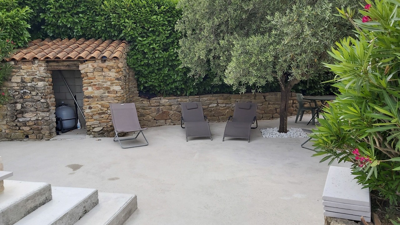 Photo of Patio Balcony in Lachapelle-sous-Aubenas
