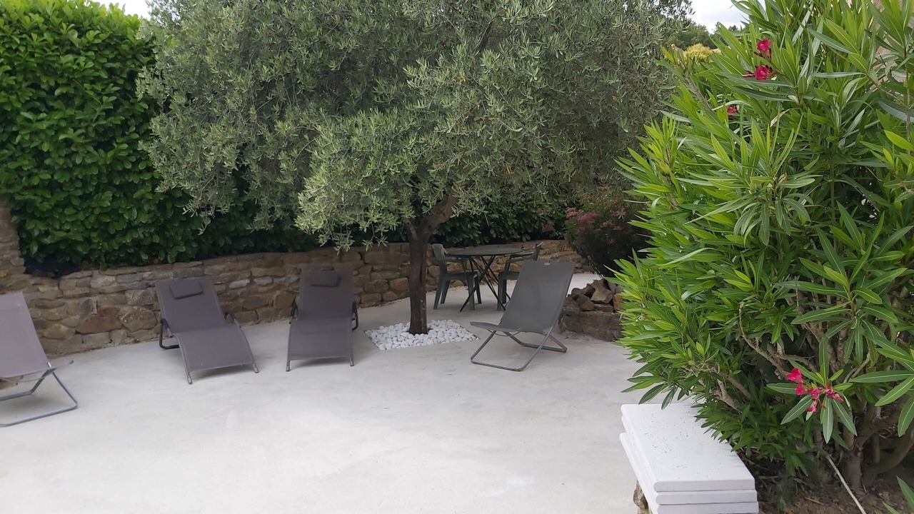 Photo of Patio Balcony in Lachapelle-sous-Aubenas