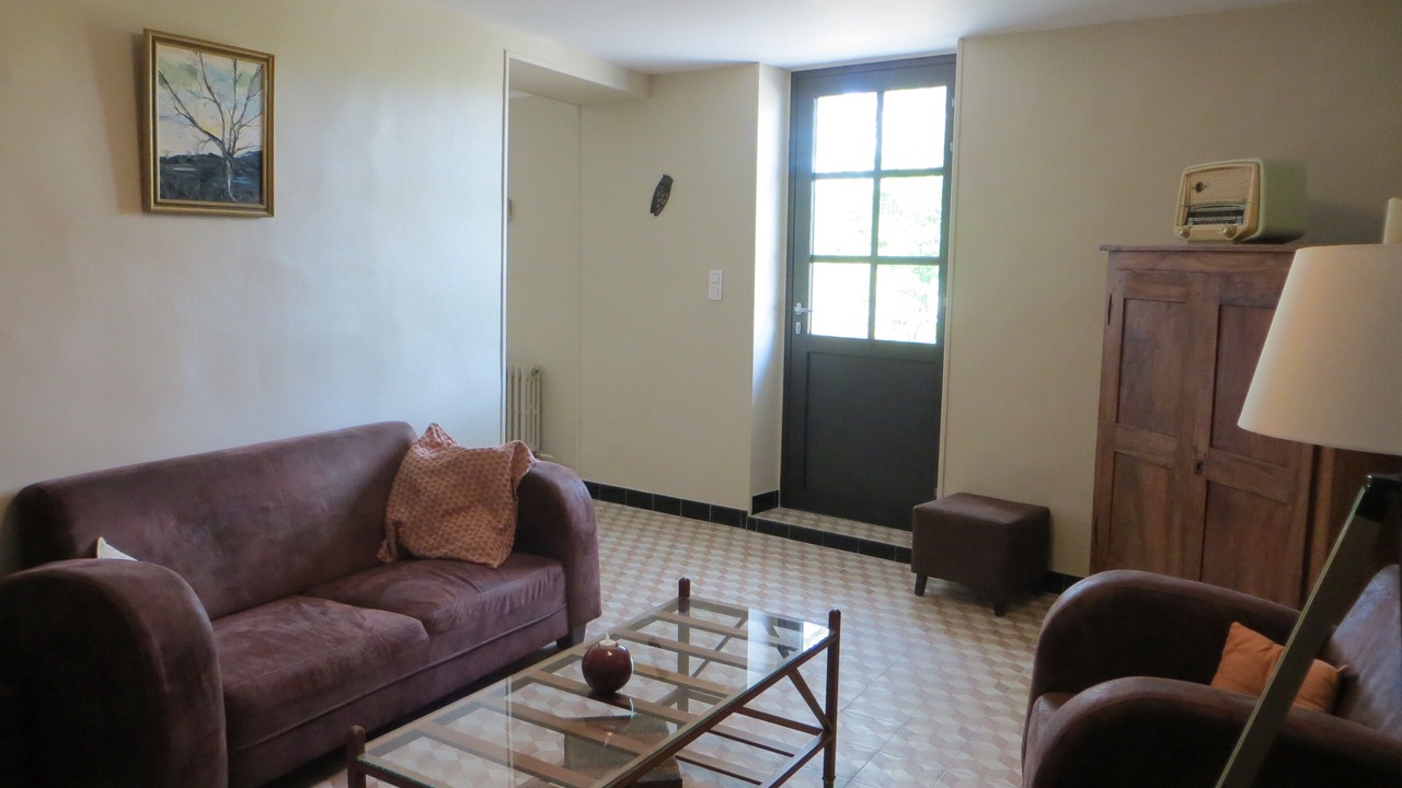 Photo of Livingroom in Sainte-Cecile-les-Vignes