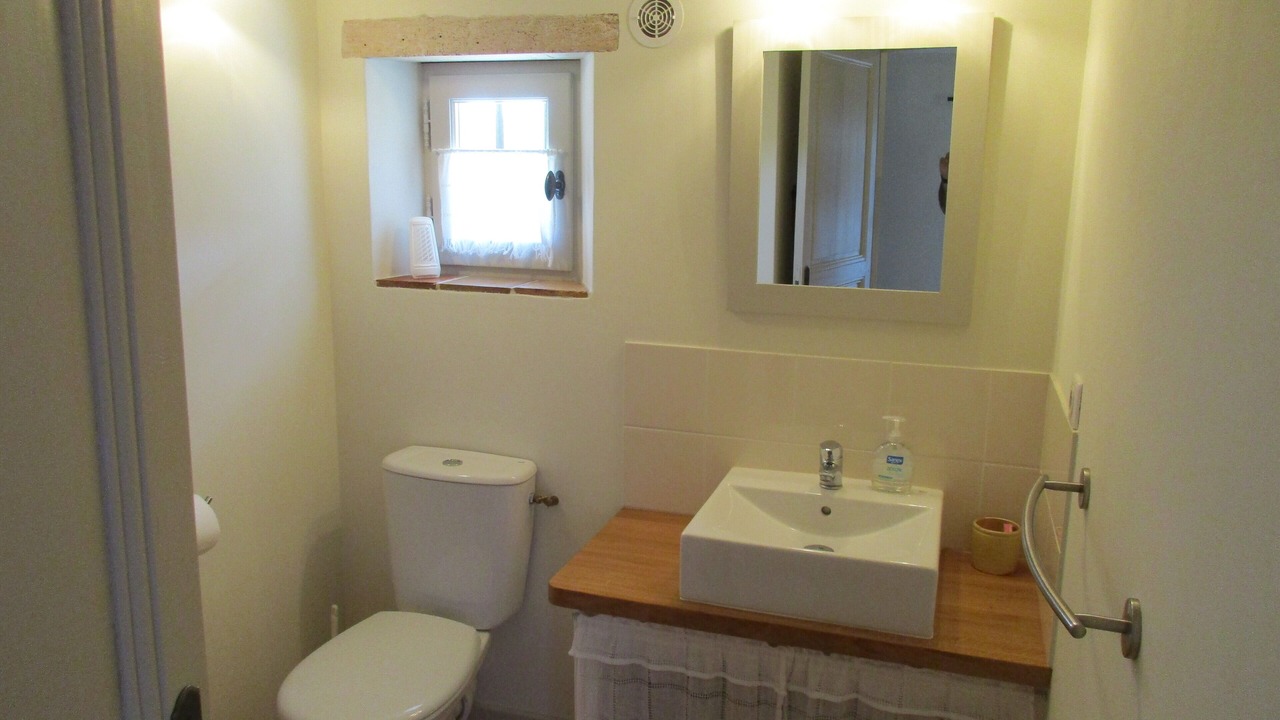Photo of Bathroom in Roaix