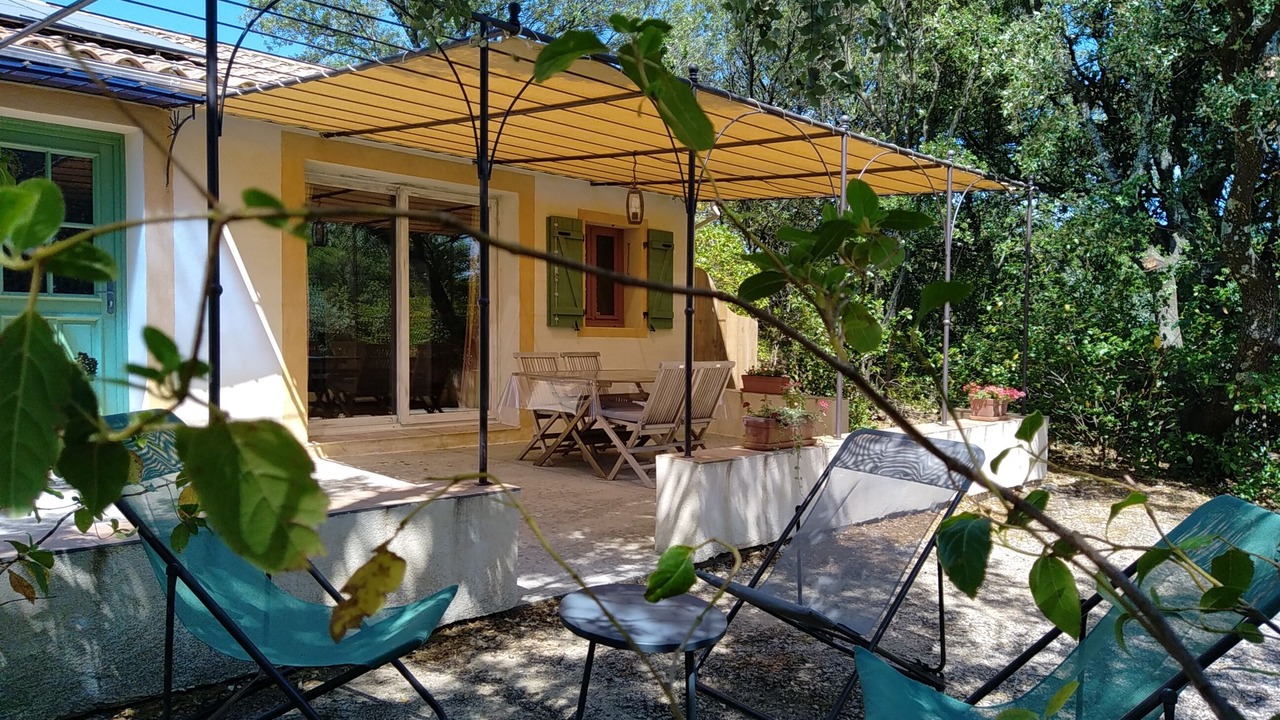 Photo of Patio Balcony in Saint-Hippolyte-le-Graveyron