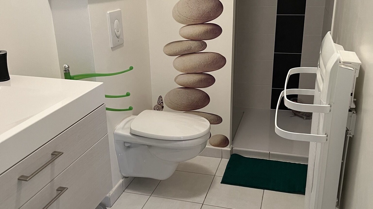 Photo of Bathroom in Chatelay