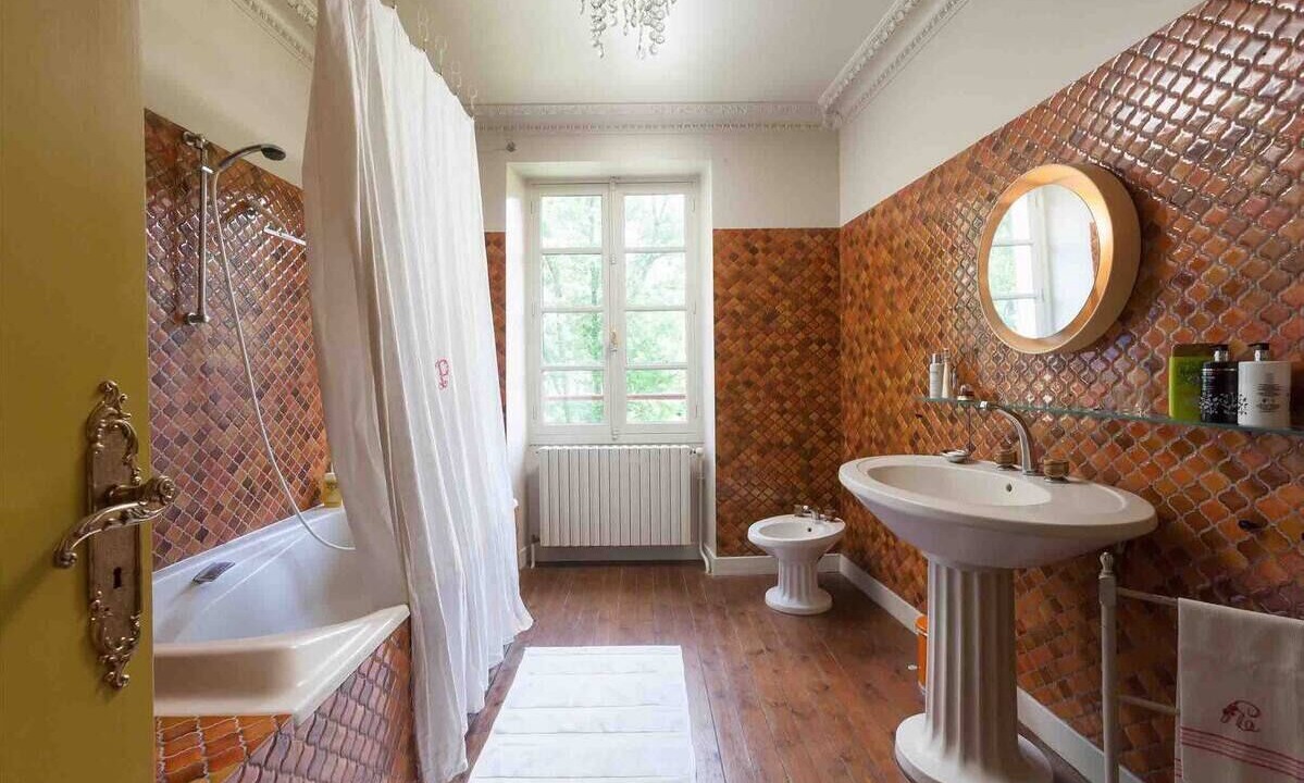 Photo of Bathroom in Saint-Germain-des-Bois