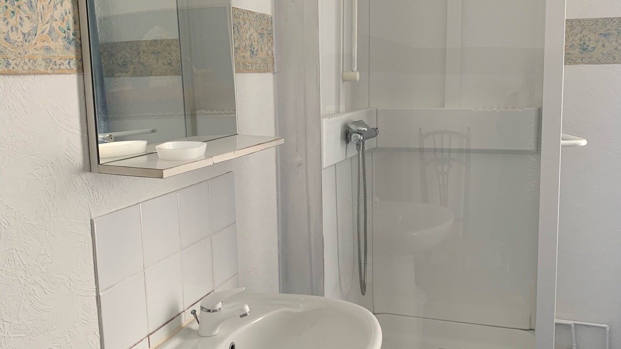 Photo of Bathroom in Accolay