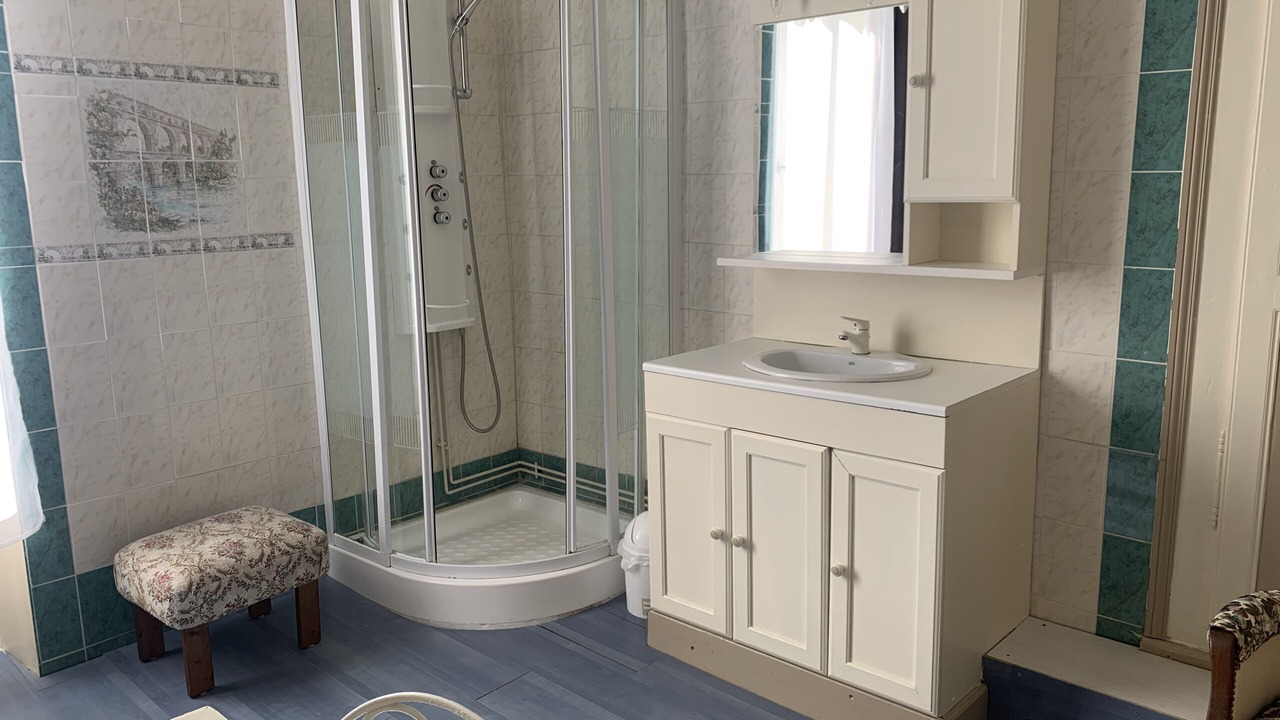 Photo of Bathroom in Accolay