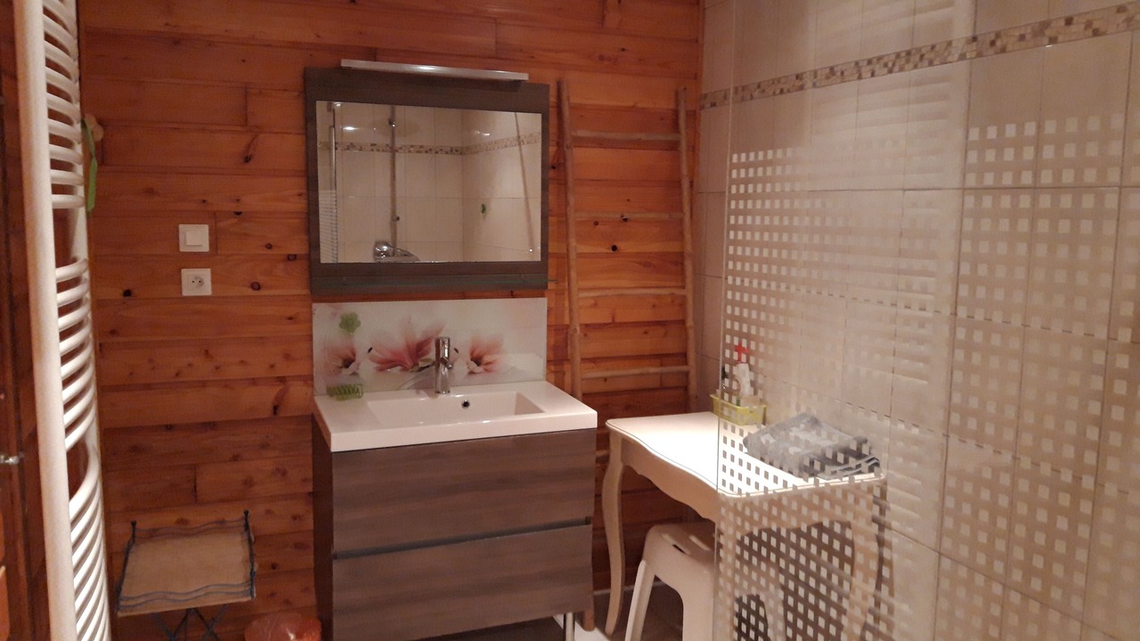 Photo of Bathroom in Montigny-les-Cherlieu