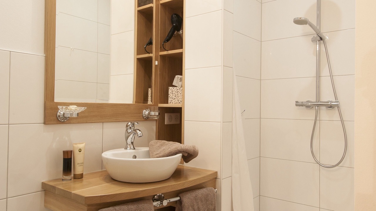 Photo of Bathroom in Melincourt