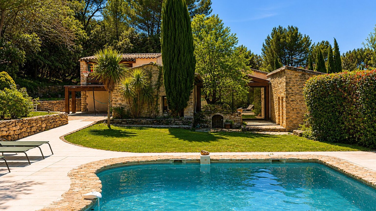 Photo of Outdoor in La Roque-sur-Pernes