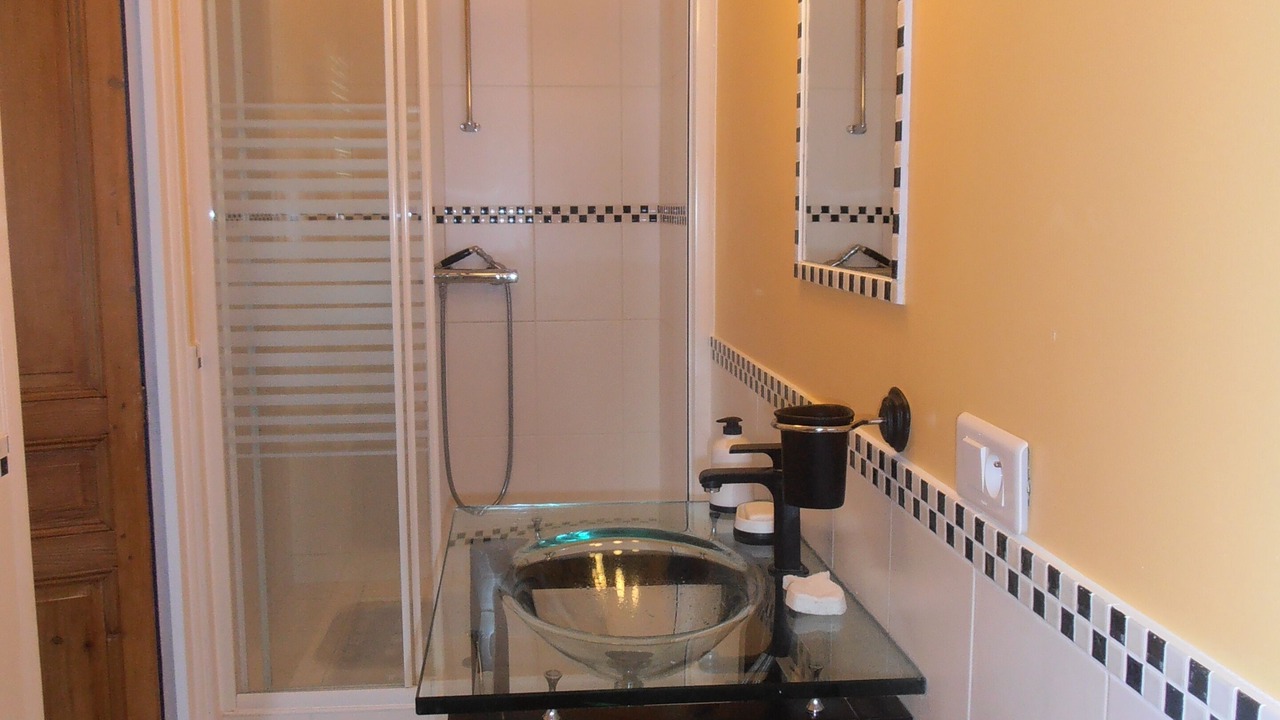 Photo of Bathroom in Decize
