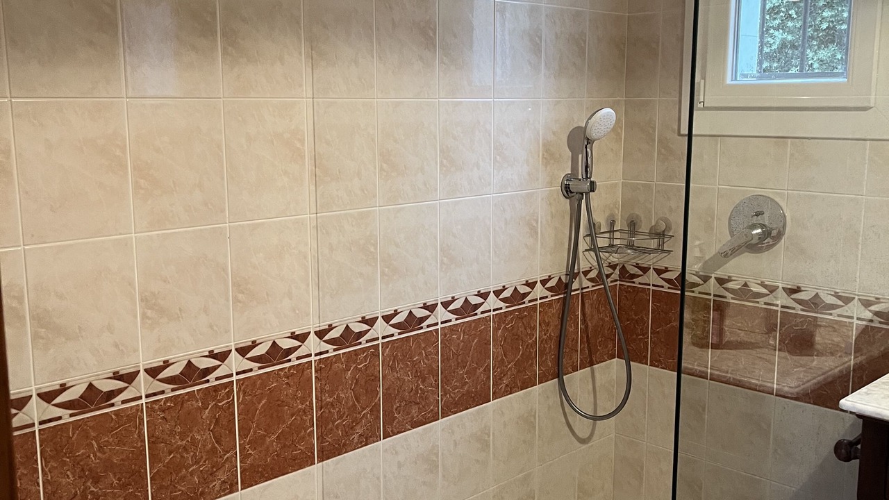 Photo of Bathroom in L'Isle-sur-la-Sorgue