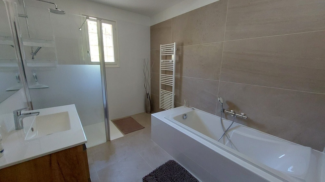 Photo of Bathroom in Aubignan