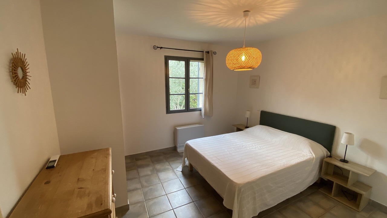Photo of Bedroom in Beaumes-de-Venise