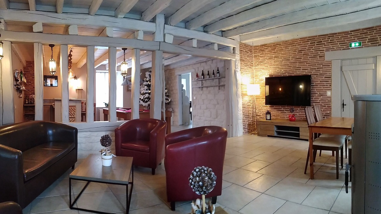 Photo of Livingroom in Beaujeu-Saint-Vallier-Pierrejux-et-Quitteur