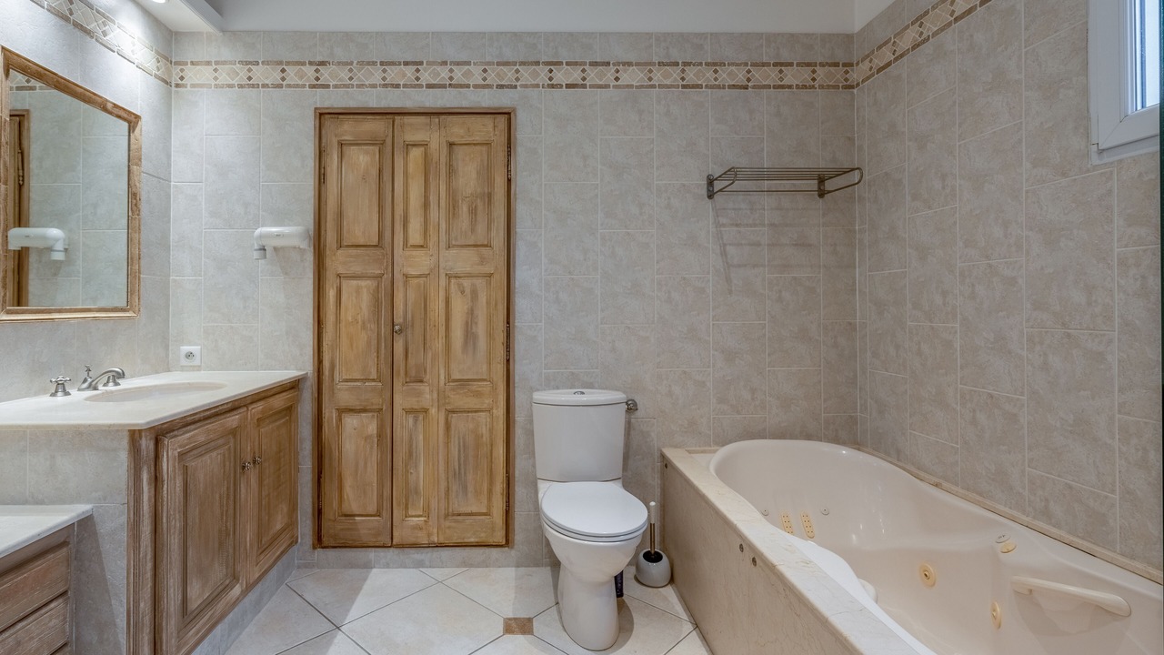Photo of Bathroom in La Roque-sur-Pernes