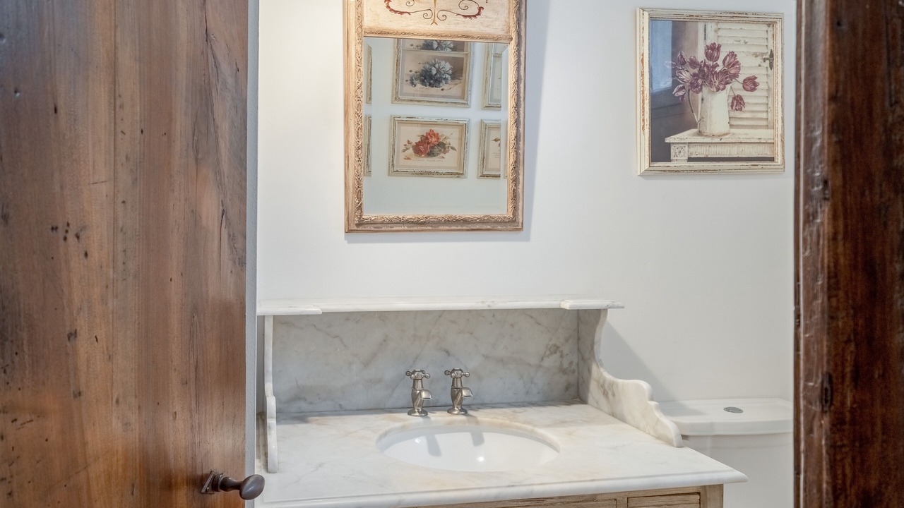 Photo of Bathroom in La Roque-sur-Pernes