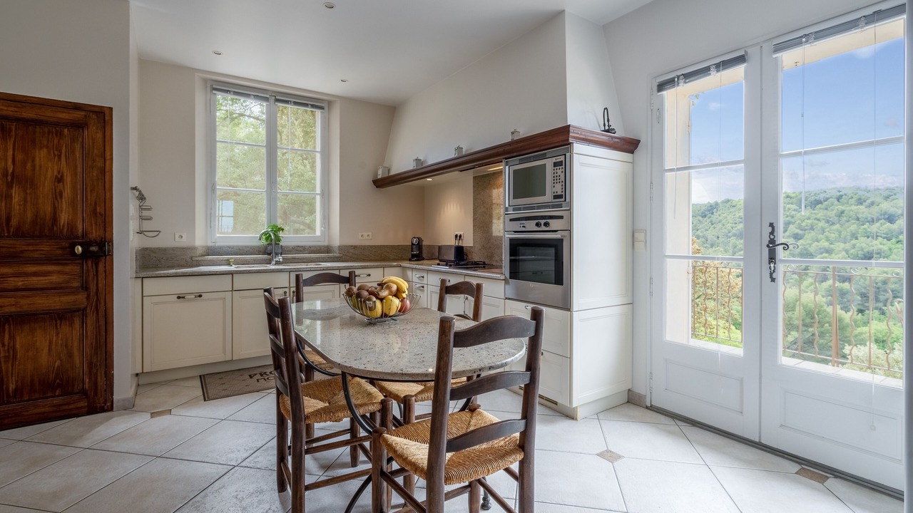 Photo of Kitchen in La Roque-sur-Pernes