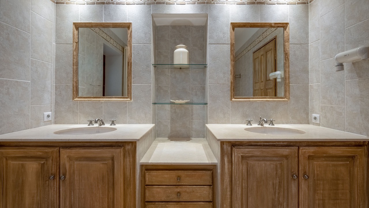 Photo of Bathroom in La Roque-sur-Pernes