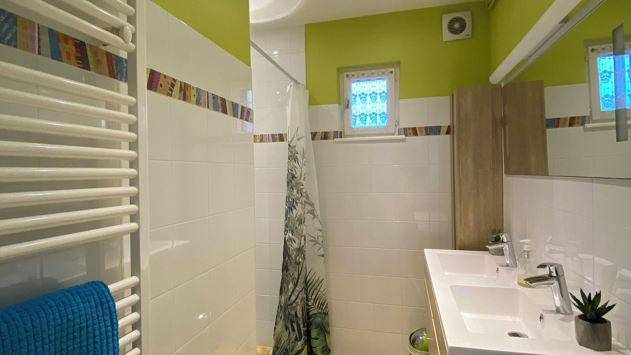 Photo of Bathroom in Bougey