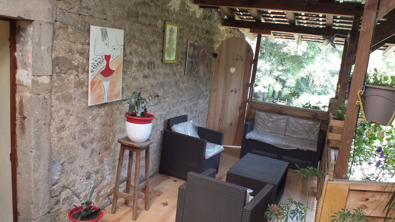 Photo of Patio Balcony in Rasey