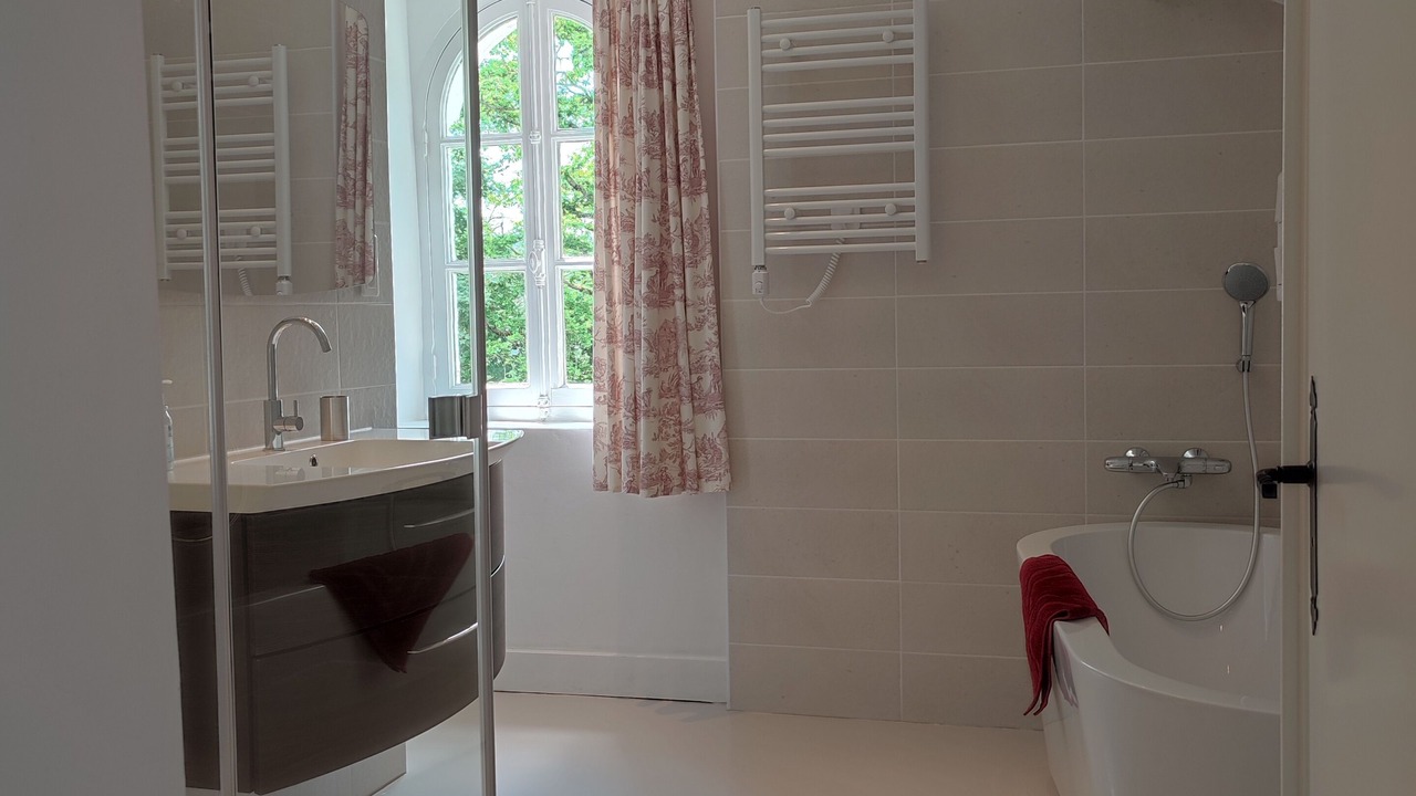 Photo of Bathroom in Roussillon-en-Morvan