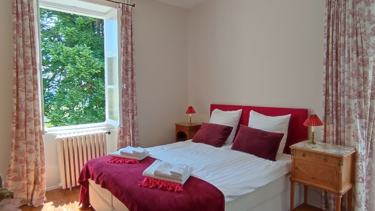 Photo of Bedroom in Roussillon-en-Morvan