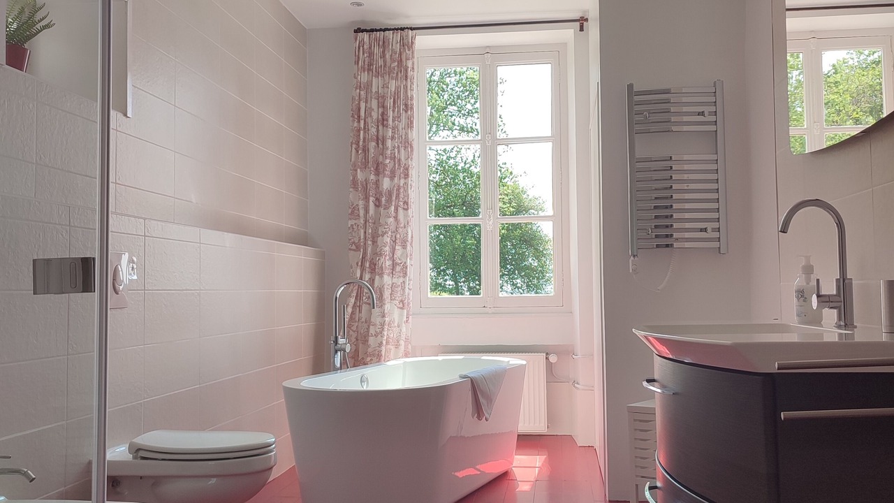 Photo of Bathroom in Roussillon-en-Morvan