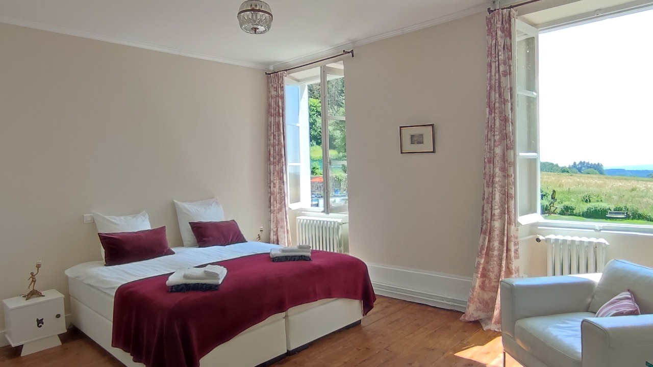 Photo of Bedroom in Roussillon-en-Morvan