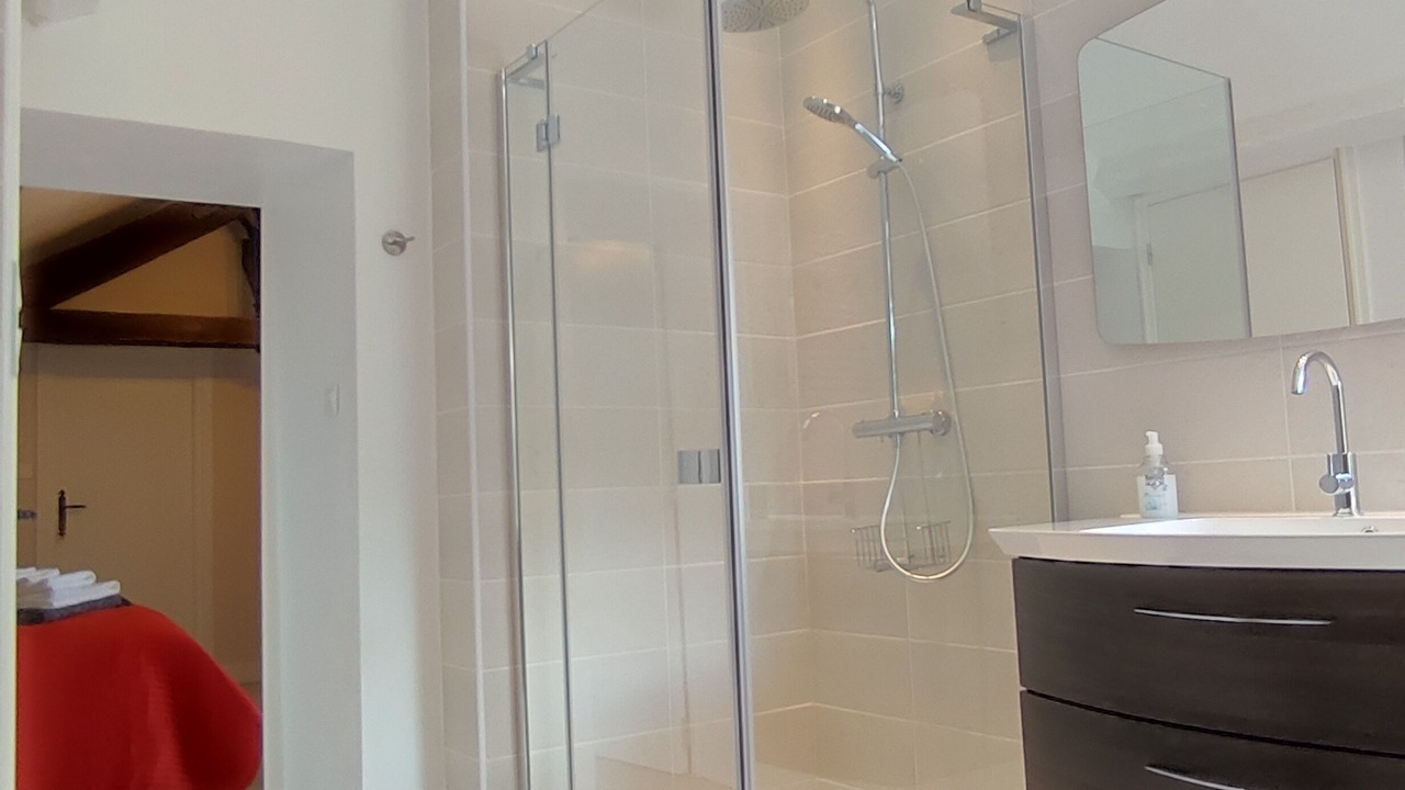 Photo of Bathroom in Roussillon-en-Morvan