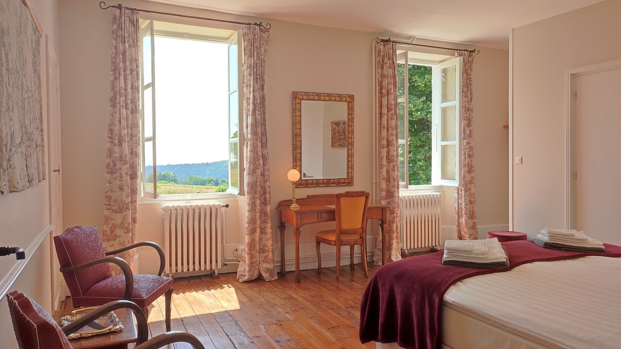 Photo of Bedroom in Roussillon-en-Morvan
