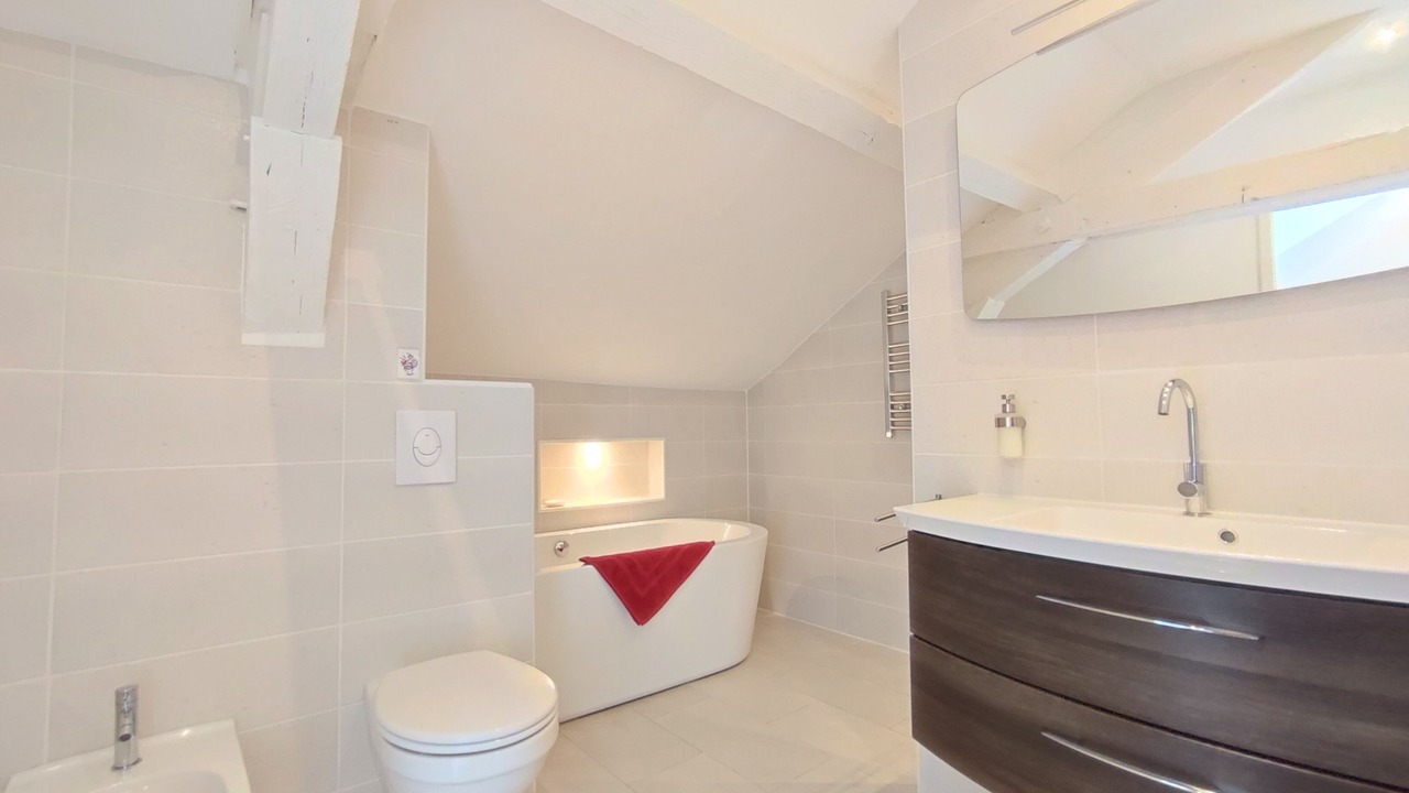 Photo of Bathroom in Roussillon-en-Morvan