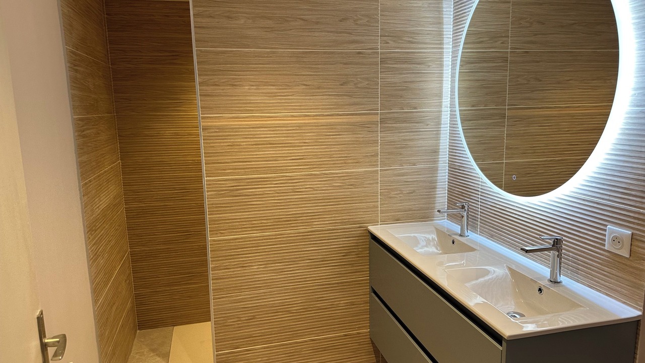 Photo of Bathroom in Saint-Paul-Trois-Chateaux