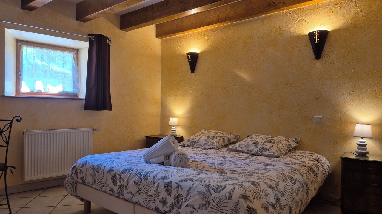 Photo of Bedroom in Mondon