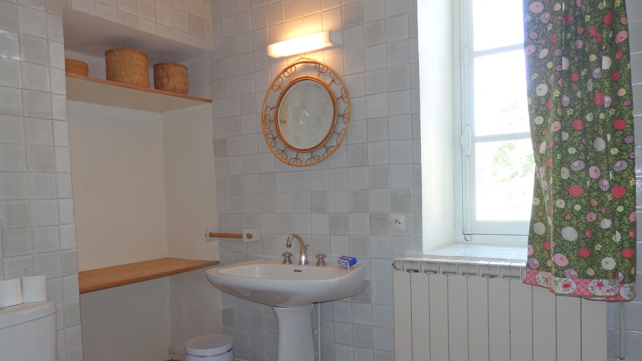 Photo of Bathroom in Saint-Benin-d'Azy