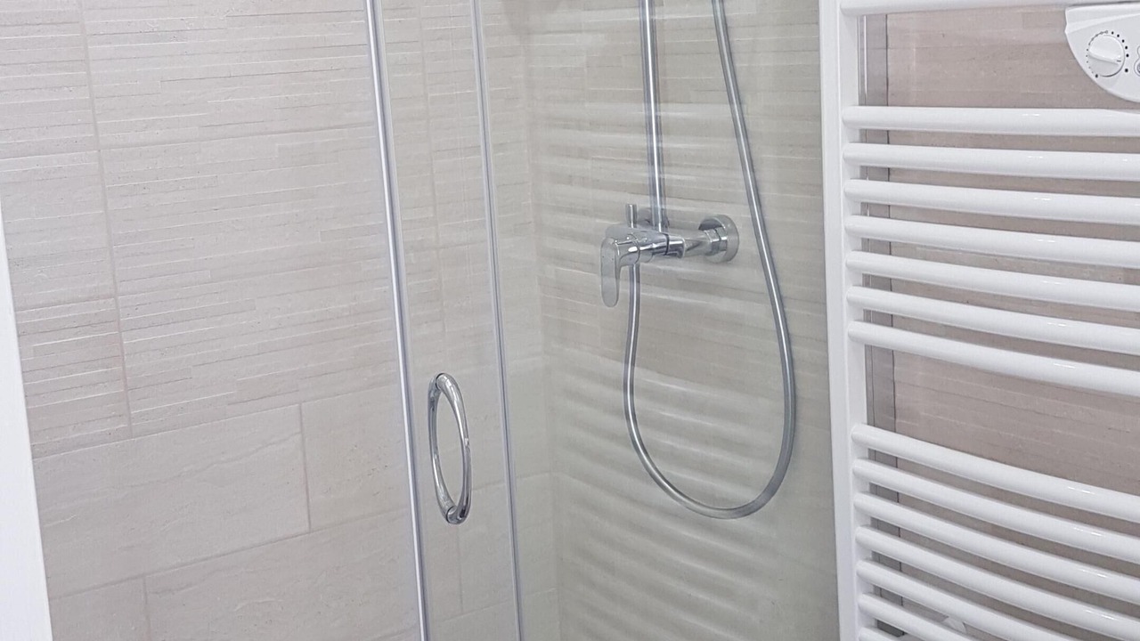 Photo of Bathroom in Beaumes-de-Venise