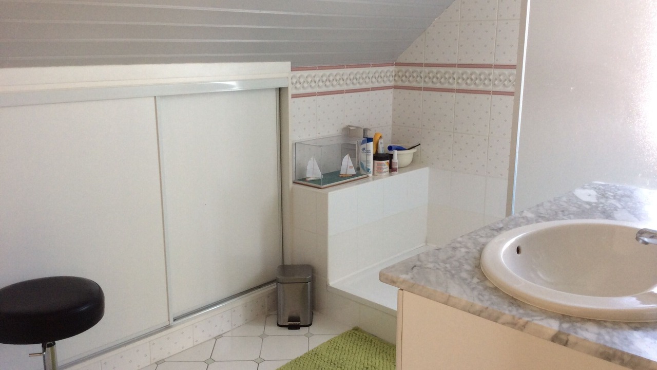 Photo of Bathroom in Saint-Herblain