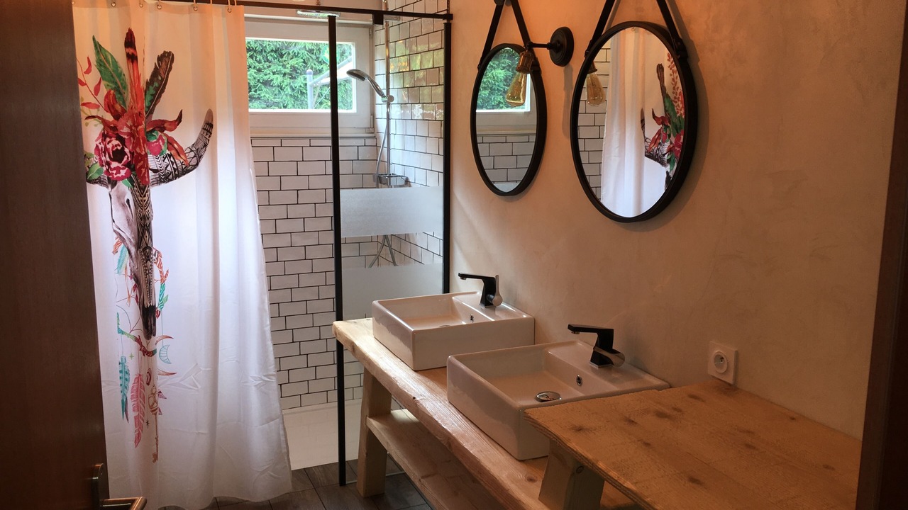 Photo of Bathroom in Les Hopitaux-Neufs