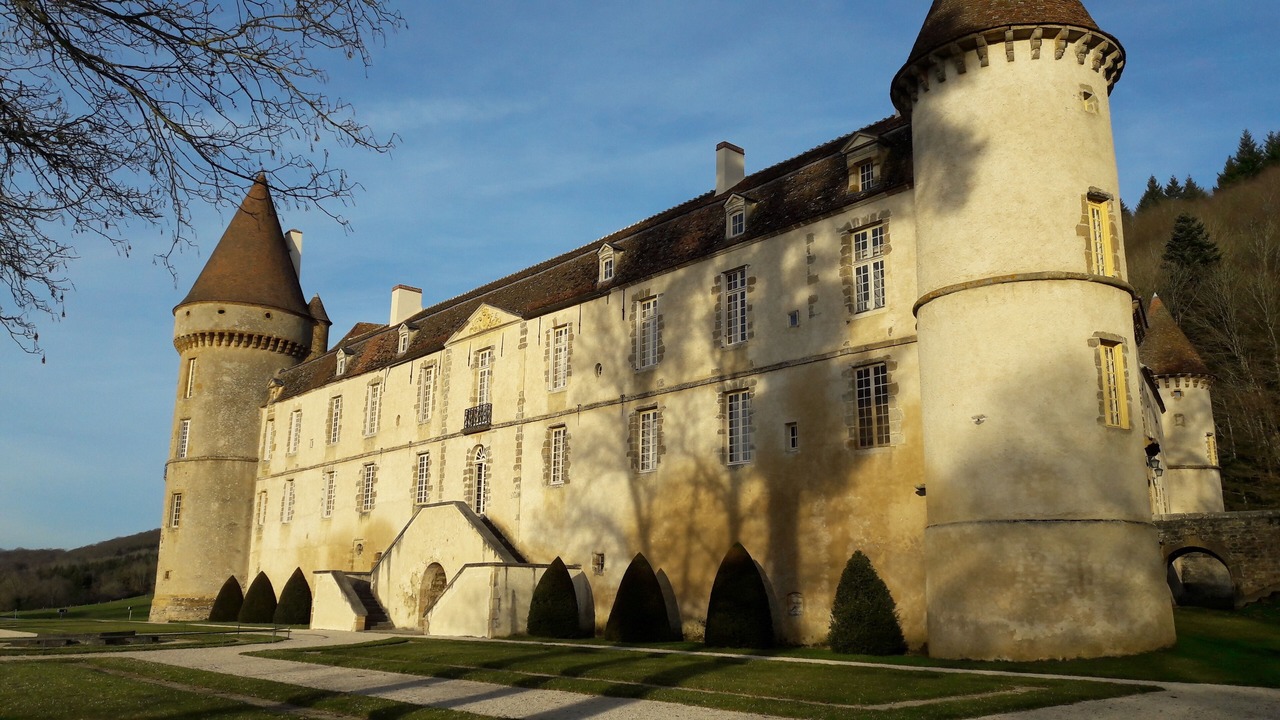 Photo of Others in Cervon