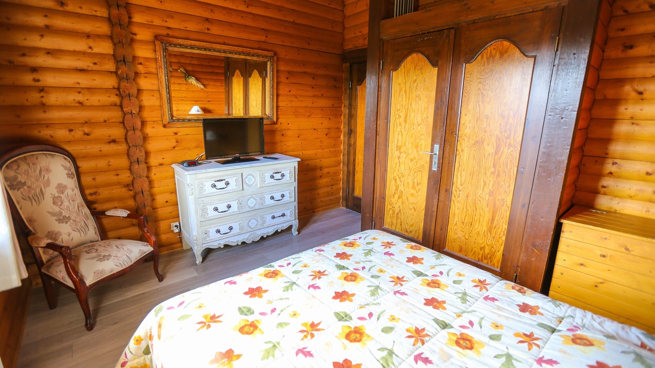 Photo of Bedroom in Pyrenees 2000