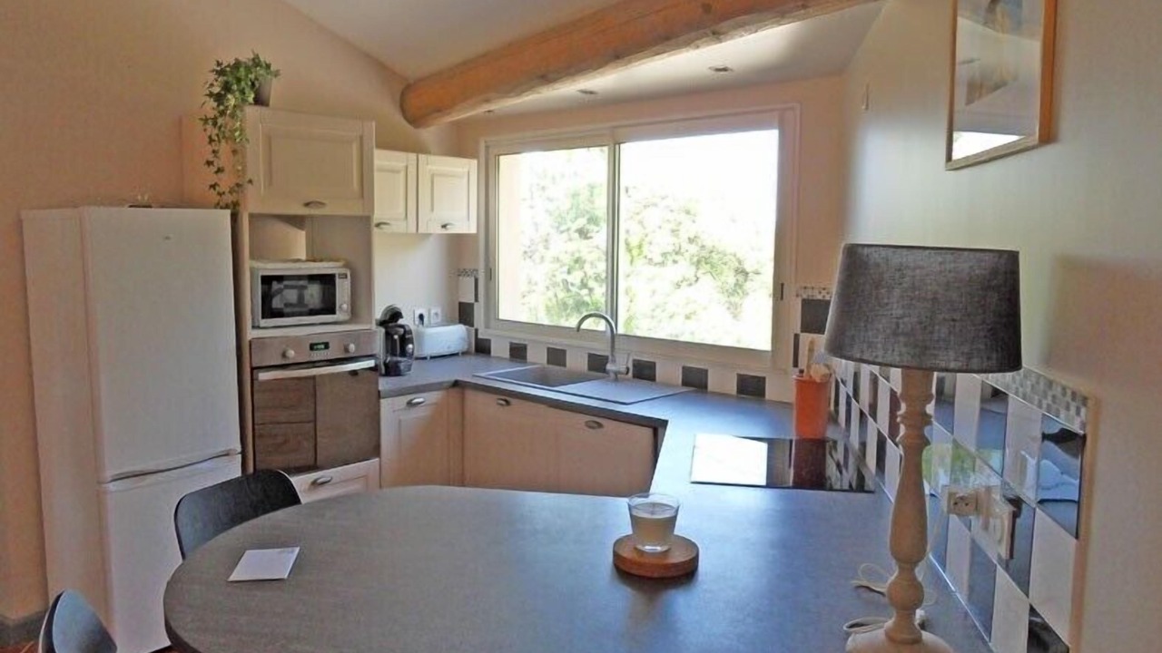 Photo of Kitchen in Saint-Pierre-de-Vassols