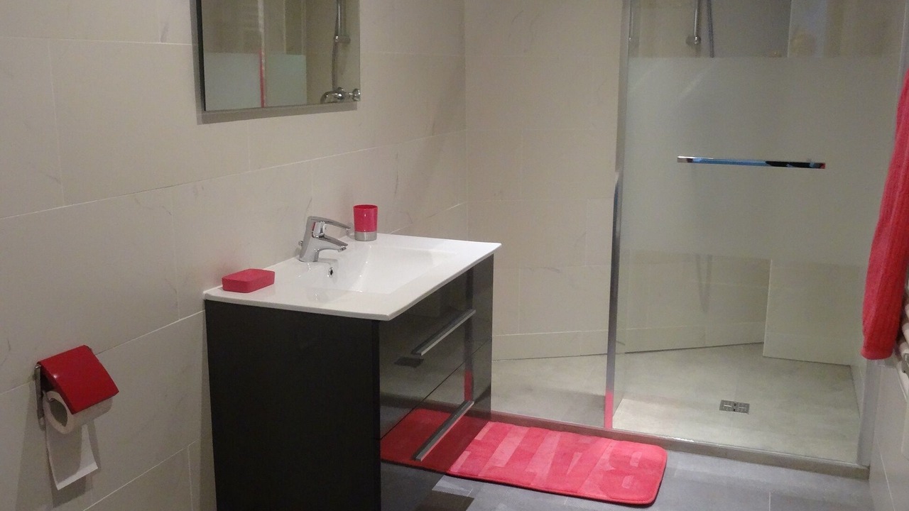 Photo of Bathroom in Villeneuve-le-Roi